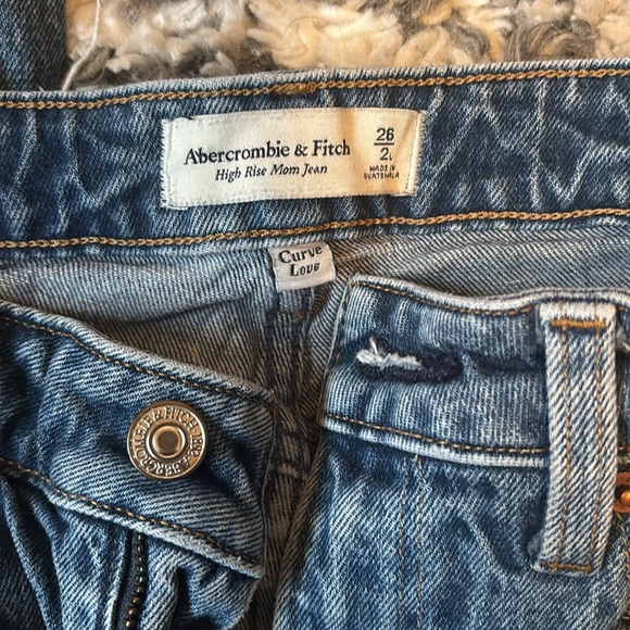 High Rise Mom Jean - Picture 3 of 3